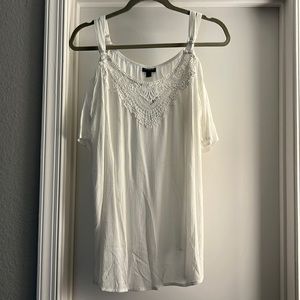 Gauze style white blouse